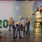 Grafico che mostra l'andamento del debito pubblico e il suo impatto sulle aziende.