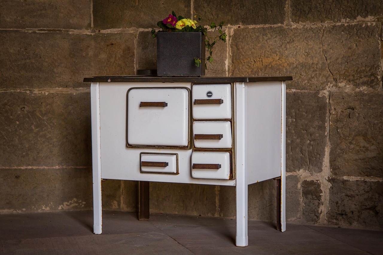 Immagine che illustra il bonus di 8000 euro per la sostituzione di stufe e camini nel 2025.